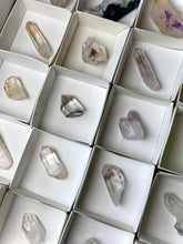 Load image into Gallery viewer, STREEP MINE Quartz - 24 piece wholesale lot A