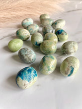 Load image into Gallery viewer, Hackmanite Tumbles