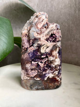Load image into Gallery viewer, Tiffany Stone Freeform L (XL)