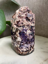 Load image into Gallery viewer, Tiffany Stone Freeform L (XL)