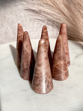 Load image into Gallery viewer, Rose Gold Sunstone + Moonstone Ring Holder