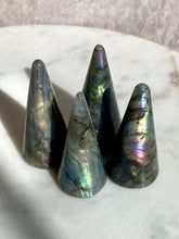 Load image into Gallery viewer, Labradorite Ring Holder