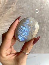 Load image into Gallery viewer, blue flash moonstone, flashy moonstone and sunstone palm stone, variant c