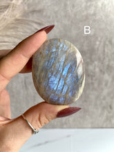 Load image into Gallery viewer, blue flash moonstone, flashy moonstone and sunstone palm stone, variant b