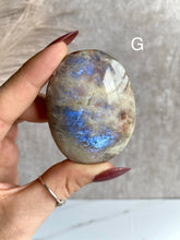 Load image into Gallery viewer, blue flash moonstone, flashy moonstone and sunstone palm stone, variant g