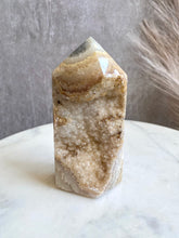 Load image into Gallery viewer, Druzy Agate Tower R (Large)