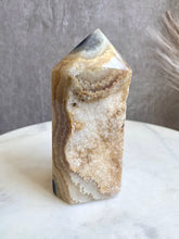 Load image into Gallery viewer, Druzy Agate Tower R (Large)
