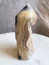 Load image into Gallery viewer, Druzy Agate Tower R (Large)
