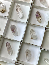 Load image into Gallery viewer, STREEP MINE Quartz - 24 piece wholesale lot D