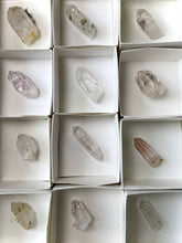 Load image into Gallery viewer, STREEP MINE Quartz - 24 piece wholesale lot E