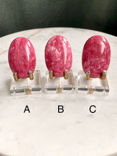 Load image into Gallery viewer, Rare Thulite Palm Stone