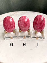 Load image into Gallery viewer, Rare Thulite Palm Stone