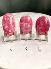 Load image into Gallery viewer, Rare Thulite Palm Stone