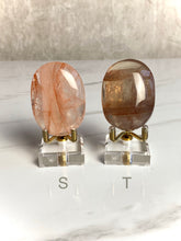 Load image into Gallery viewer, Natural, High Quality Fire Quartz Palm Stones