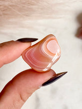 Load image into Gallery viewer, Apricot Agate Tumble Set - Banded