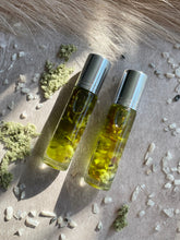 Load image into Gallery viewer, Intention Oil - Moonstone + Mugwort