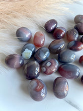 Load image into Gallery viewer, Sashe River Agate Tumbles