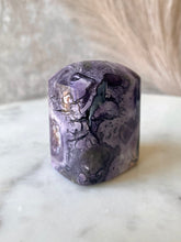 Load image into Gallery viewer, Tiffany Stone Freeform D
