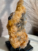 Load image into Gallery viewer, Vanadinite on Barite G
