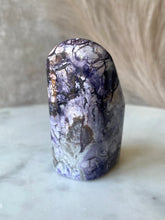 Load image into Gallery viewer, Tiffany Stone Freeform E
