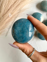 Load image into Gallery viewer, Trolleite Palm Stones
