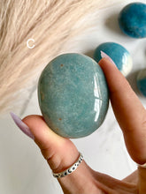 Load image into Gallery viewer, Trolleite Palm Stones
