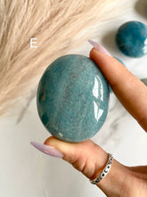 Load image into Gallery viewer, Trolleite Palm Stones
