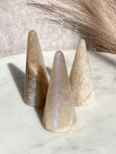 Load image into Gallery viewer, Belomorite Moonstone Ring Holder
