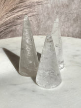 Load image into Gallery viewer, Clear Quartz Ring Holder
