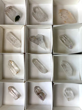 Load image into Gallery viewer, STREEP MINE Quartz - 24 piece wholesale lot C
