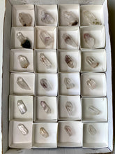 Load image into Gallery viewer, STREEP MINE Quartz - 24 piece wholesale lot D
