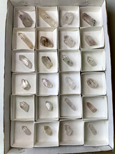 Load image into Gallery viewer, STREEP MINE Quartz - 24 piece wholesale lot E
