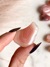 Load image into Gallery viewer, Apricot Agate Tumble Set - Banded
