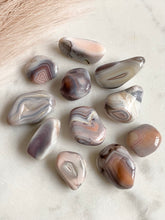 Load image into Gallery viewer, Grey Botswana Agate Tumble Set - Parfait
