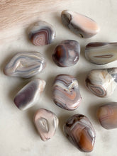 Load image into Gallery viewer, Grey Botswana Agate Tumble Set - Parfait
