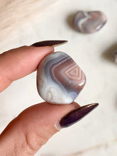 Load image into Gallery viewer, Grey Botswana Agate Tumble Set - Parfait
