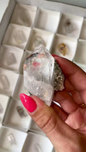 Load and play video in Gallery viewer, STREEP MINE Quartz - 24 piece wholesale lot B
