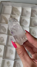 Load and play video in Gallery viewer, STREEP MINE Quartz - 24 piece wholesale lot E
