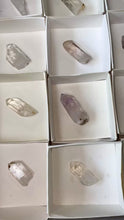 Load and play video in Gallery viewer, STREEP MINE Quartz - 24 piece wholesale lot C
