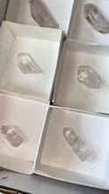 Load and play video in Gallery viewer, STREEP MINE Quartz - 24 piece wholesale lot A
